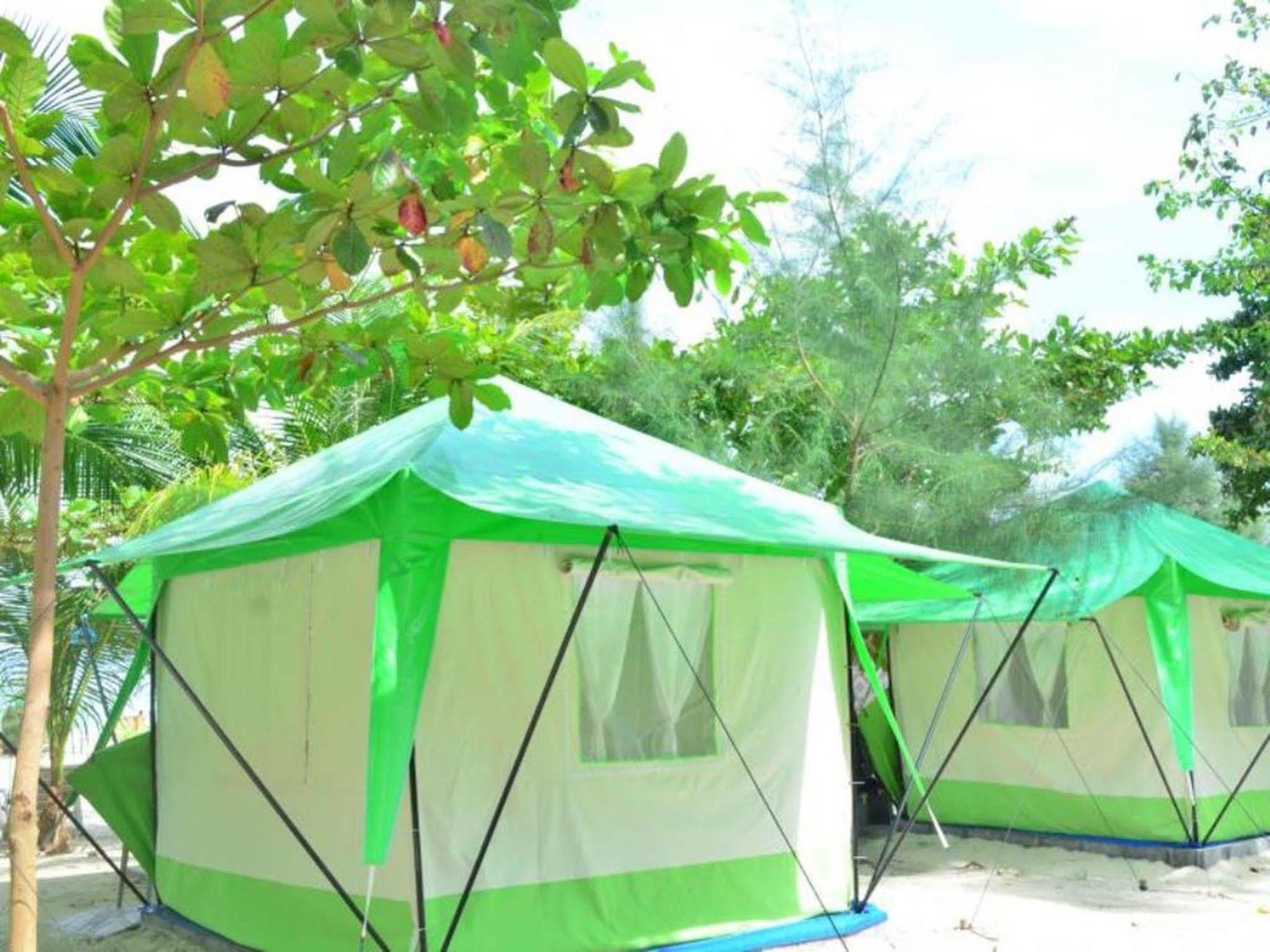 Koh Ngai Camping Hotel Exterior foto