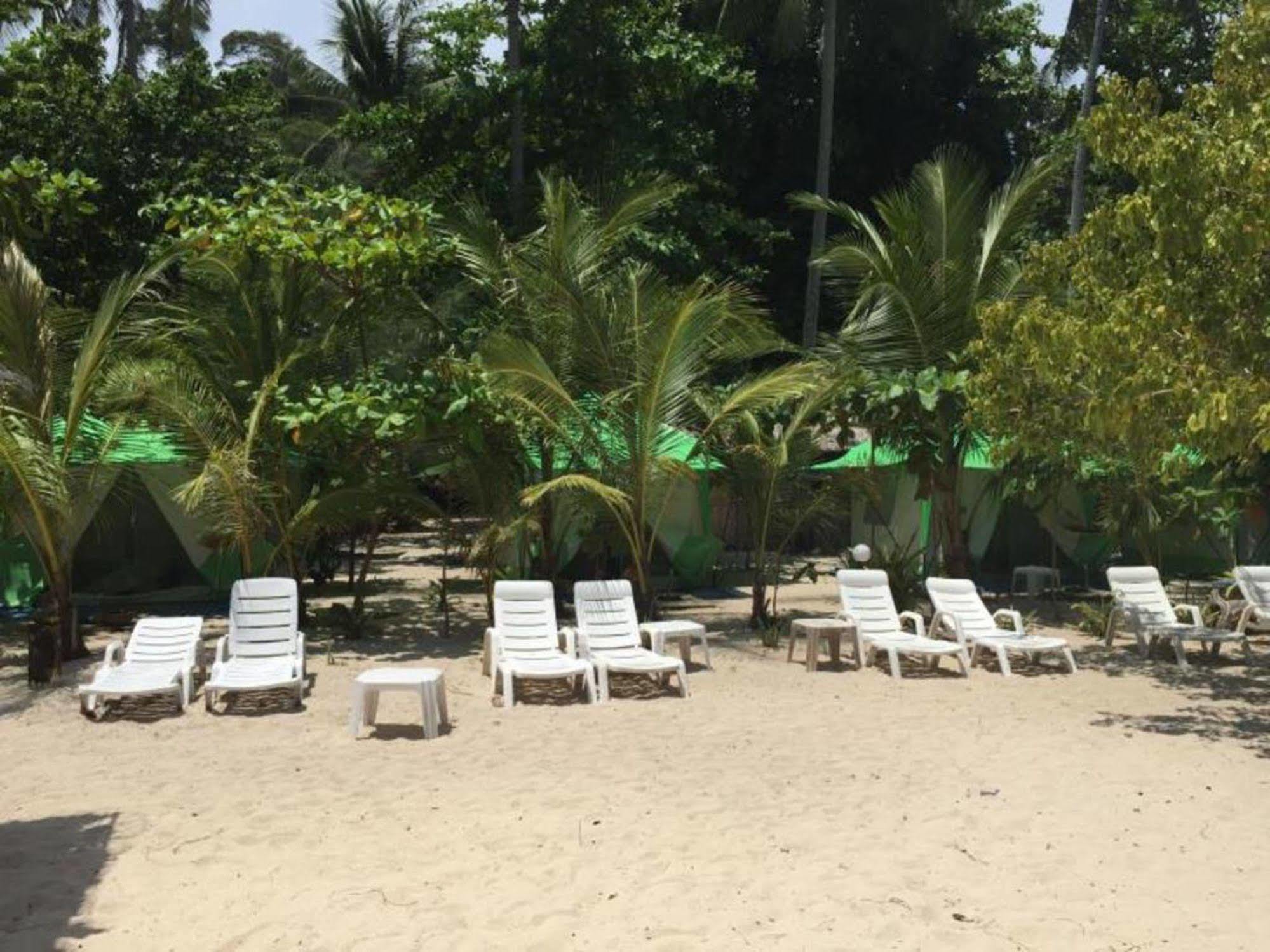 Koh Ngai Camping Hotel Exterior foto